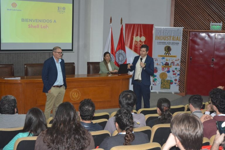 De las ideas a las soluciones: mentoría para impulsar el emprendimiento