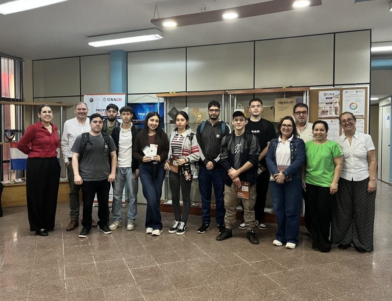 Estudiantes de Coronel Oviedo realizaron una visita técnica a la Incubadora de Empresas de la UNA