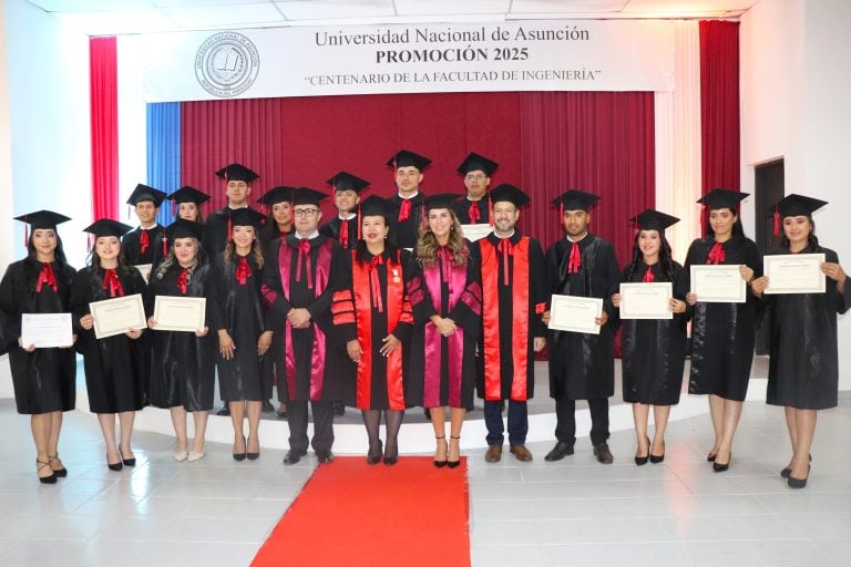 Profesionales de Veterinaria de Caazapá recibieron sus títulos universitarios