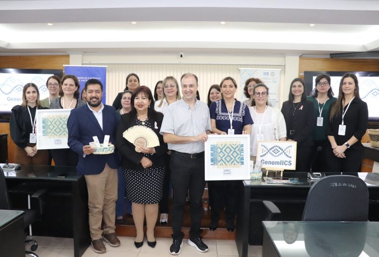 GenomIICS presentó su plataforma de investigación en la UNA