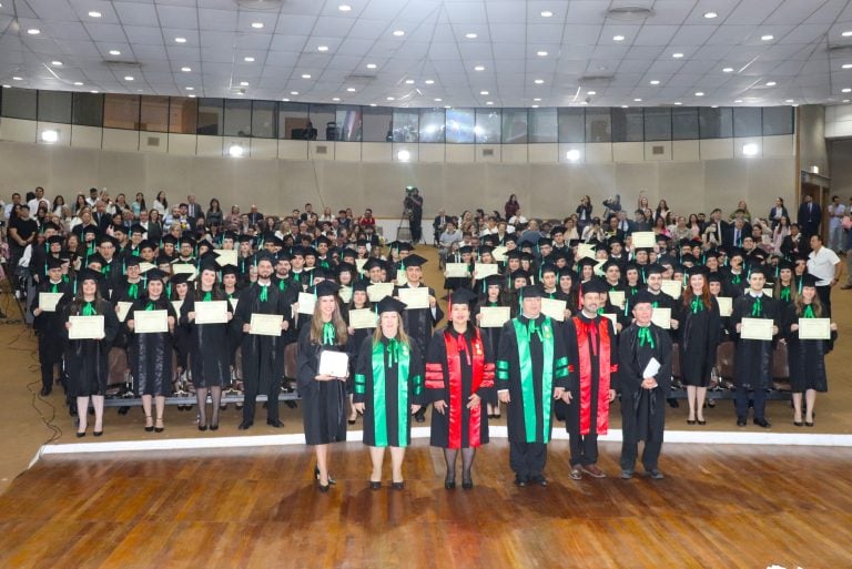 Economistas de la UNA celebraron ceremonia de colación