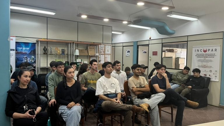Estudiantes de la FCA-UNA exploran el ecosistema emprendedor en la INCUNA